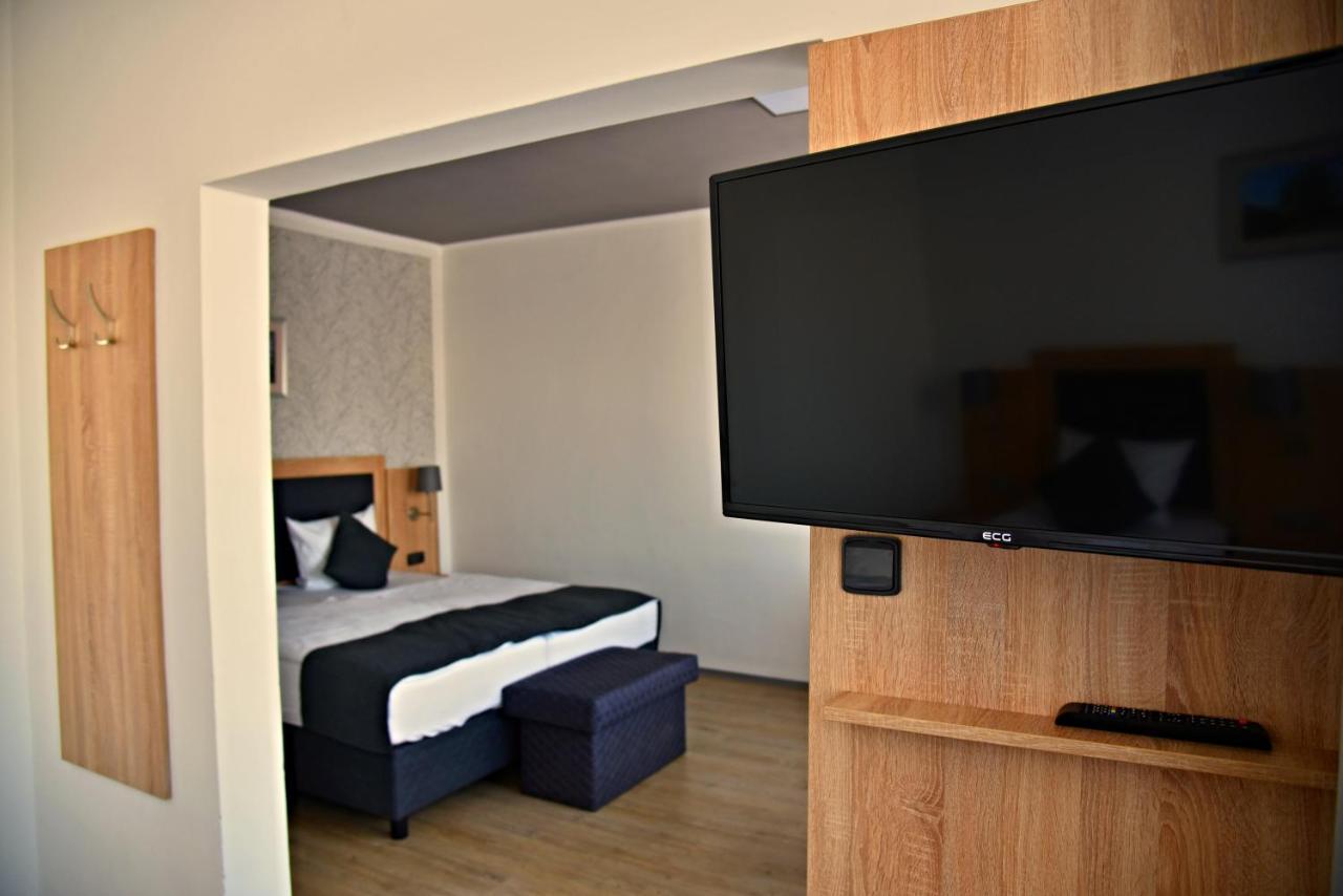 Hotel Bobr Chomutov Exterior foto